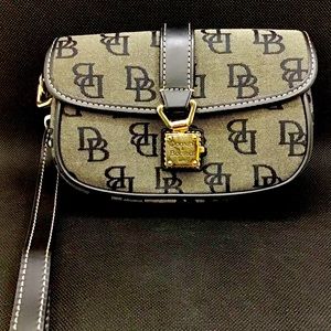Dooney & Bourke Wristlet